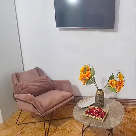 Cozy In Noble House Main Square *