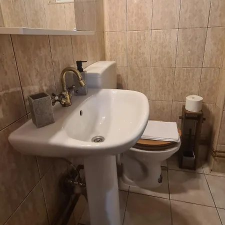 Cozy In Noble House Main Square