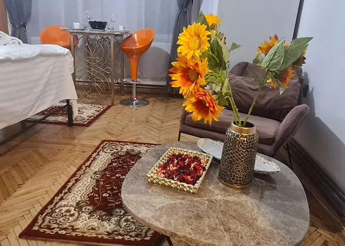 Cozy In Noble House Main Square Apartament *