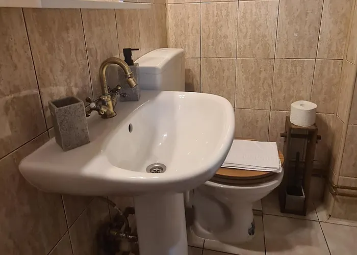 Cozy In Noble House Main Square